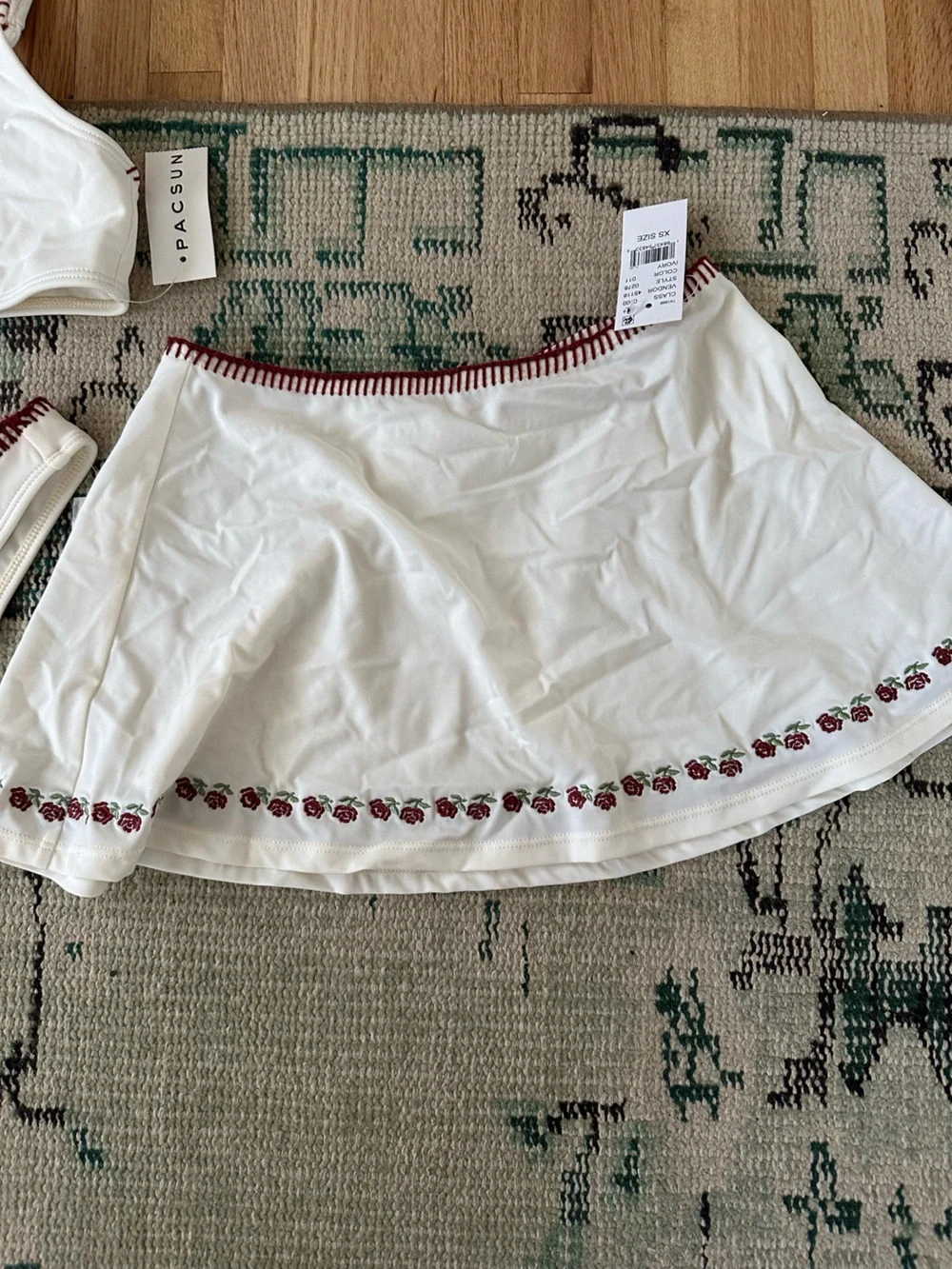 NWT PacSun Amor y Besos Off White Bikini Set with Skirt and Red Stitching - Picture 2 of 7